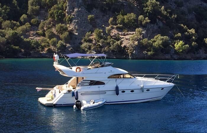 alex motor yacht