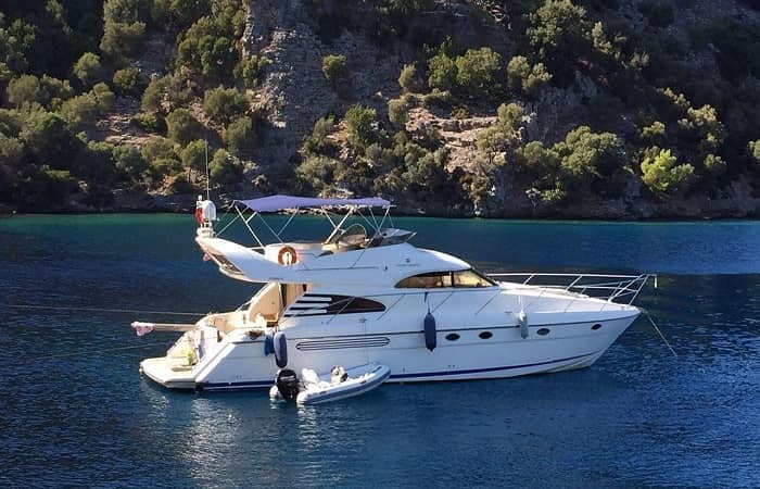 alex motor yacht