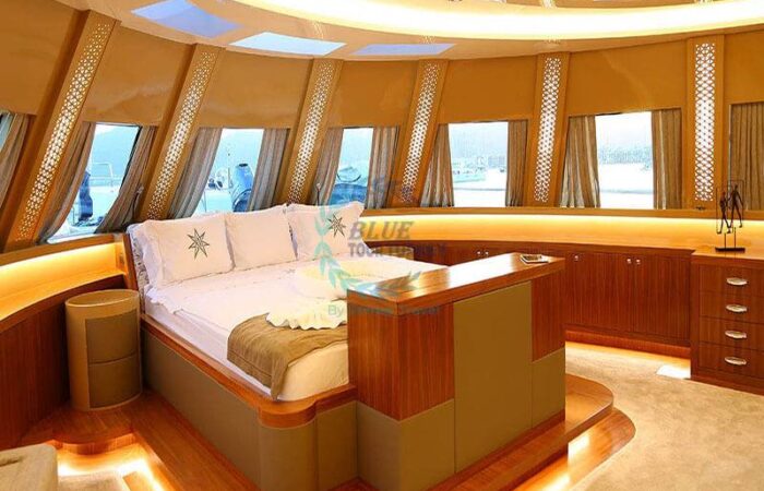 yacht greece cruise